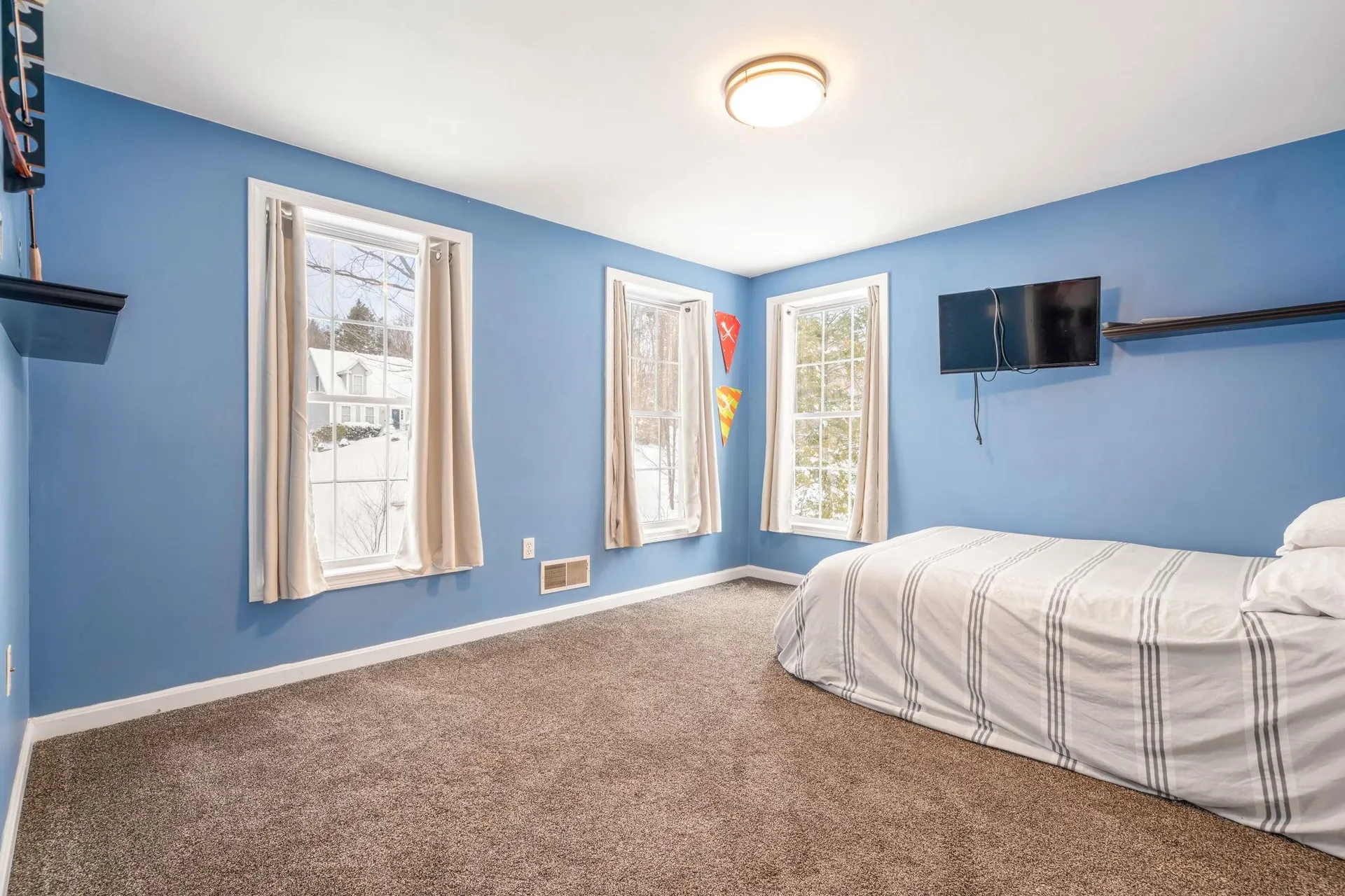 25 Revolutionary Lane Nottingham NH 03290