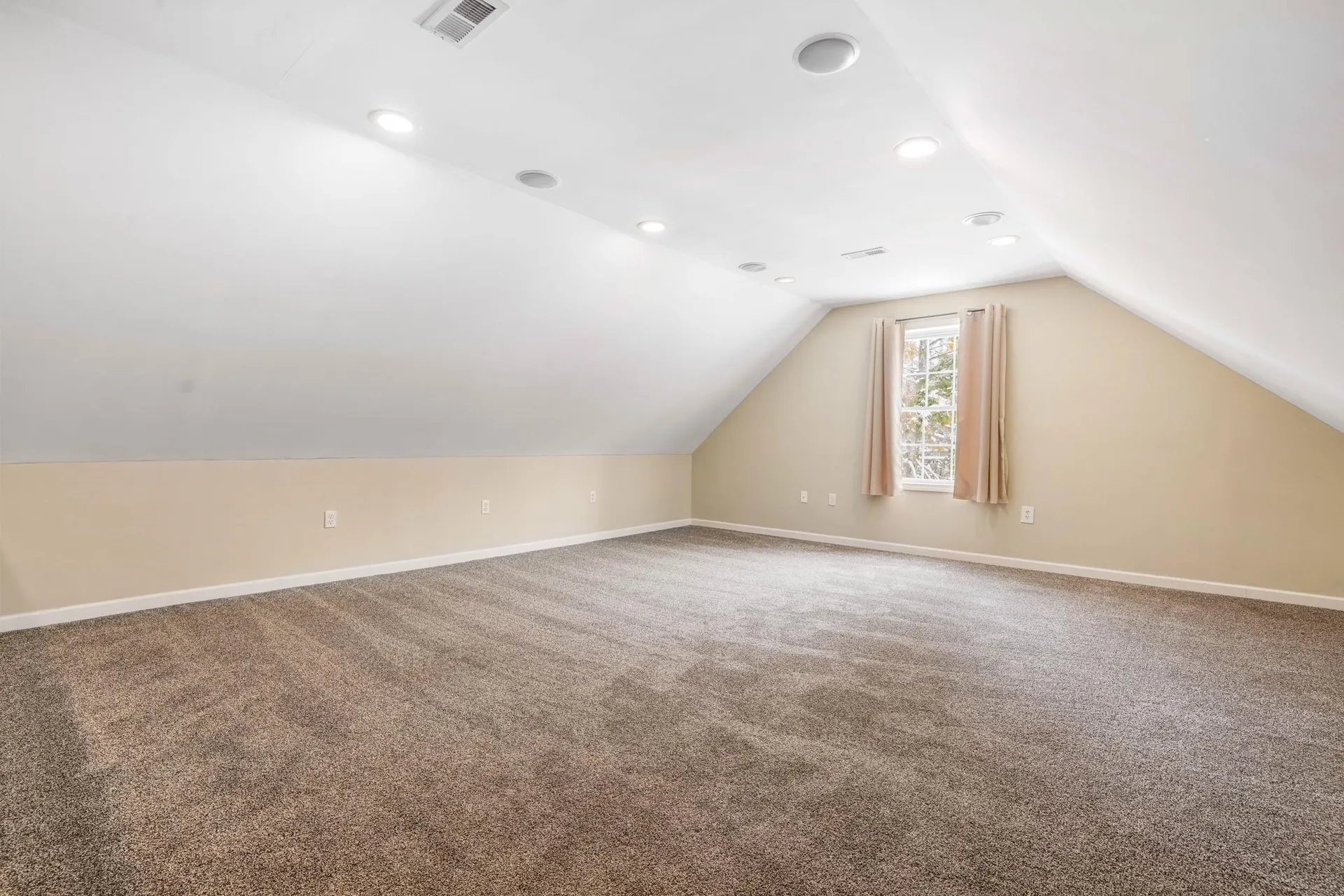 25 Revolutionary Lane Nottingham NH 03290