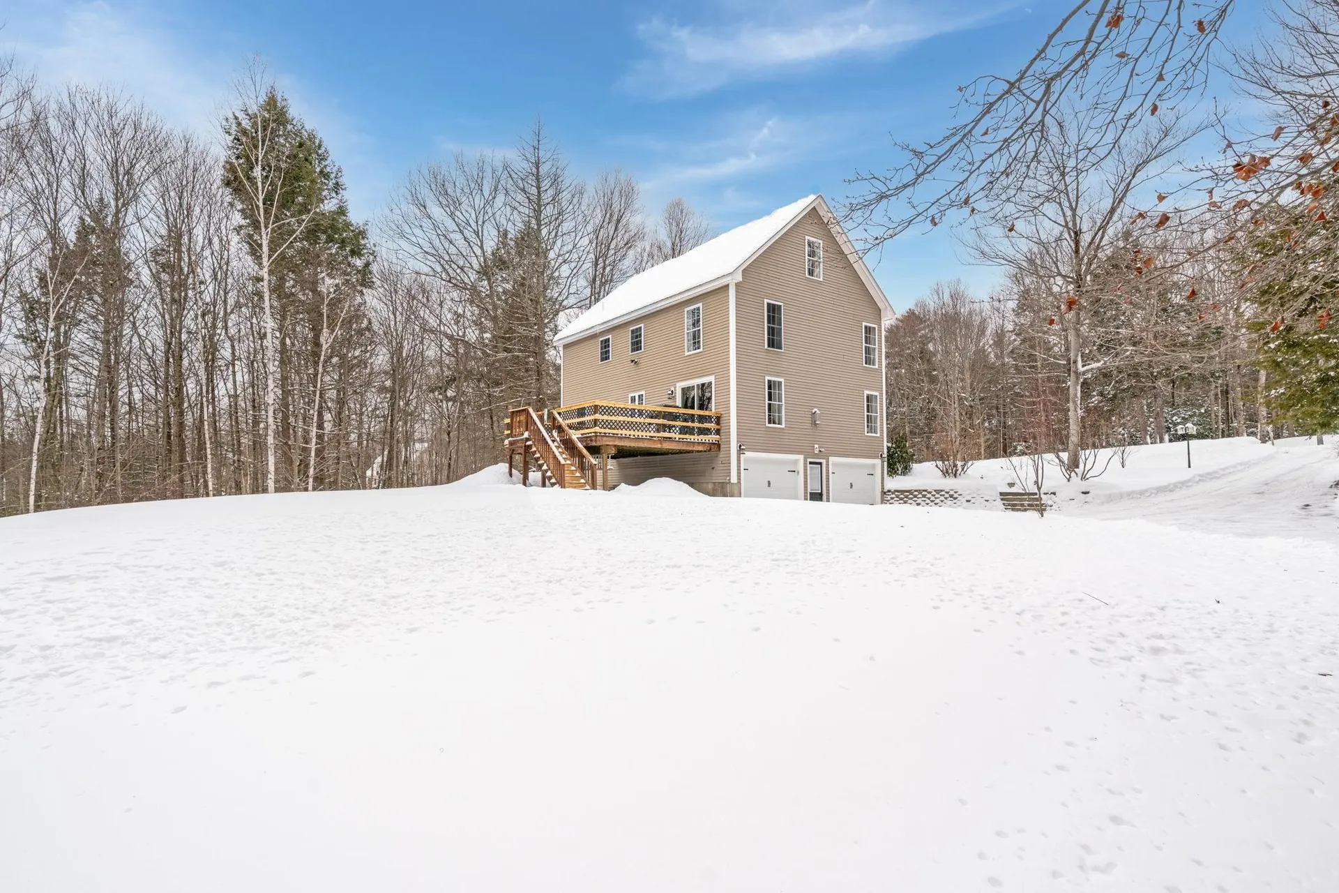 25 Revolutionary Lane Nottingham NH 03290