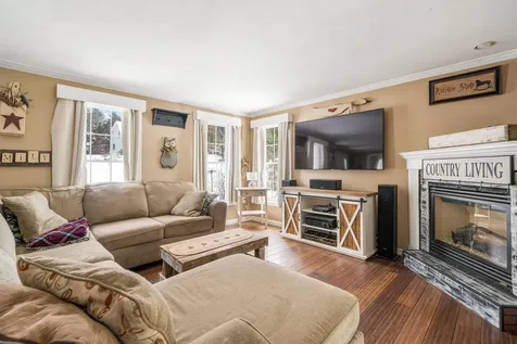 25 Revolutionary Lane Nottingham NH 03290