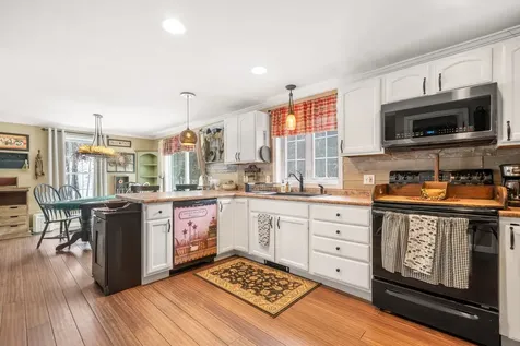 25 Revolutionary Lane Nottingham NH 03290