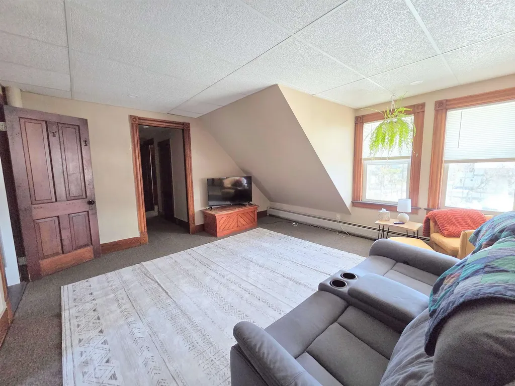 32 Wesley Drive St. Johnsbury VT 05819