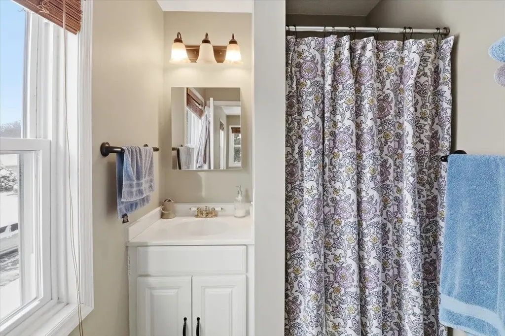 83 Kirby Lane Williston VT 05495