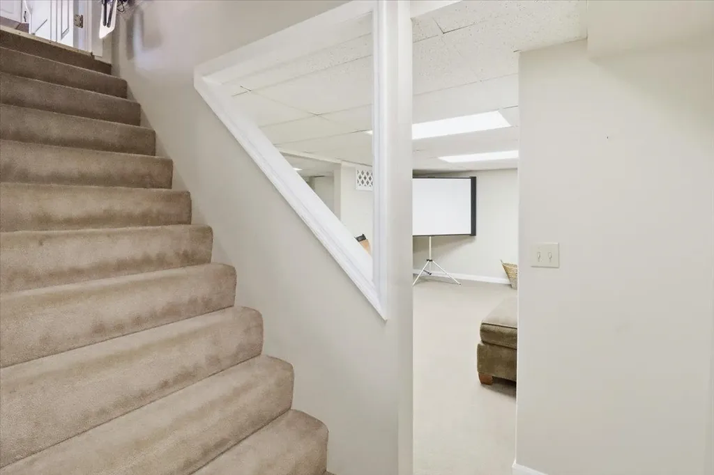 83 Kirby Lane Williston VT 05495