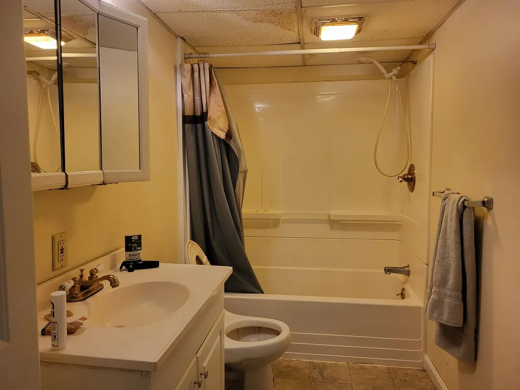 1583 River Road Weare NH 03281