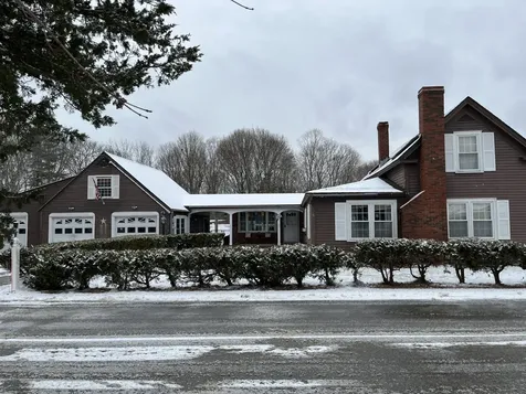 26 Pike Street Epping NH 03042