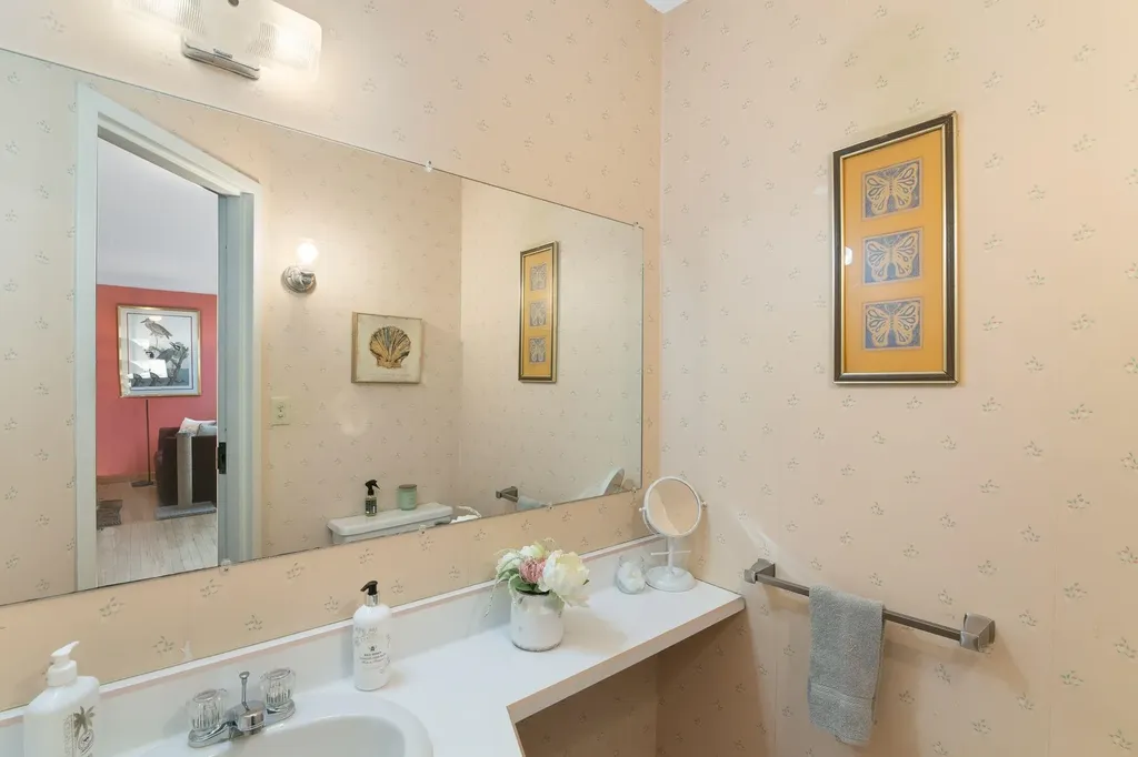 87 Orchard Street Brattleboro VT 05301