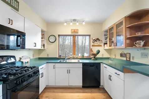 87 Orchard Street Brattleboro VT 05301