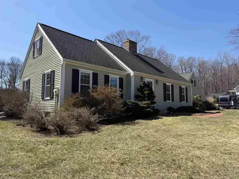 36 Prescott Heights Road Hooksett NH 03106