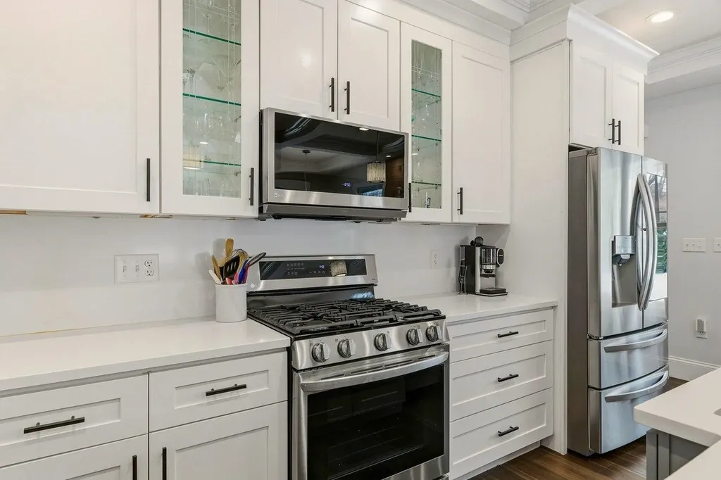 114 Saratoga Way Portsmouth NH 03801