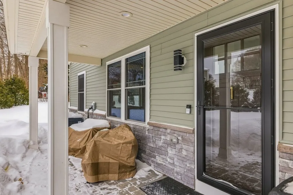 114 Saratoga Way Portsmouth NH 03801