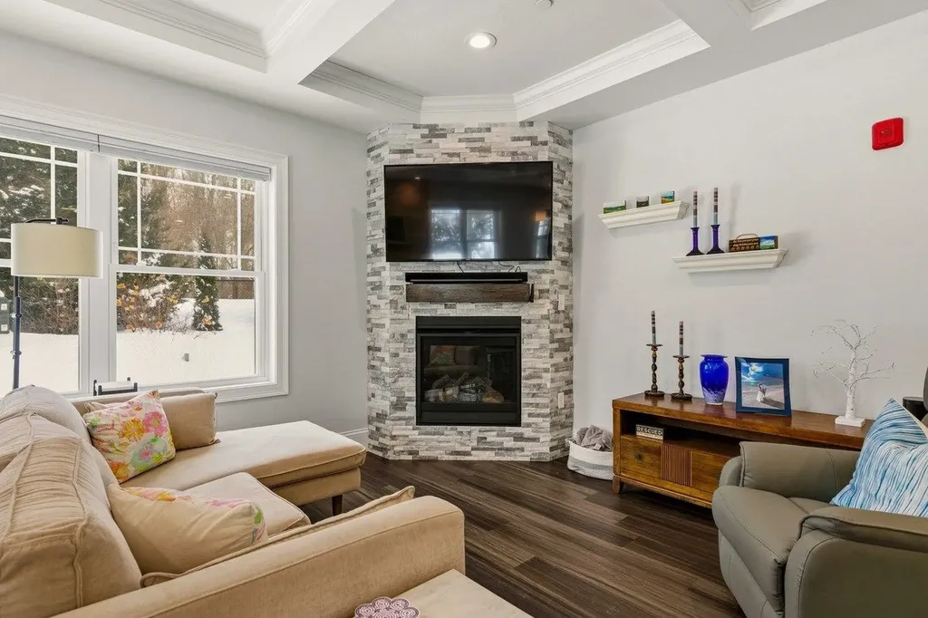 114 Saratoga Way Portsmouth NH 03801