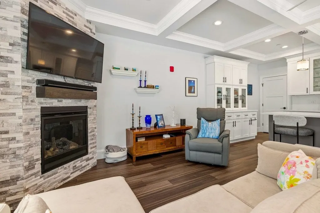 114 Saratoga Way Portsmouth NH 03801