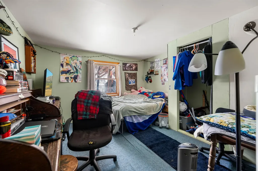 46 Dutton Road Hardwick VT 05843