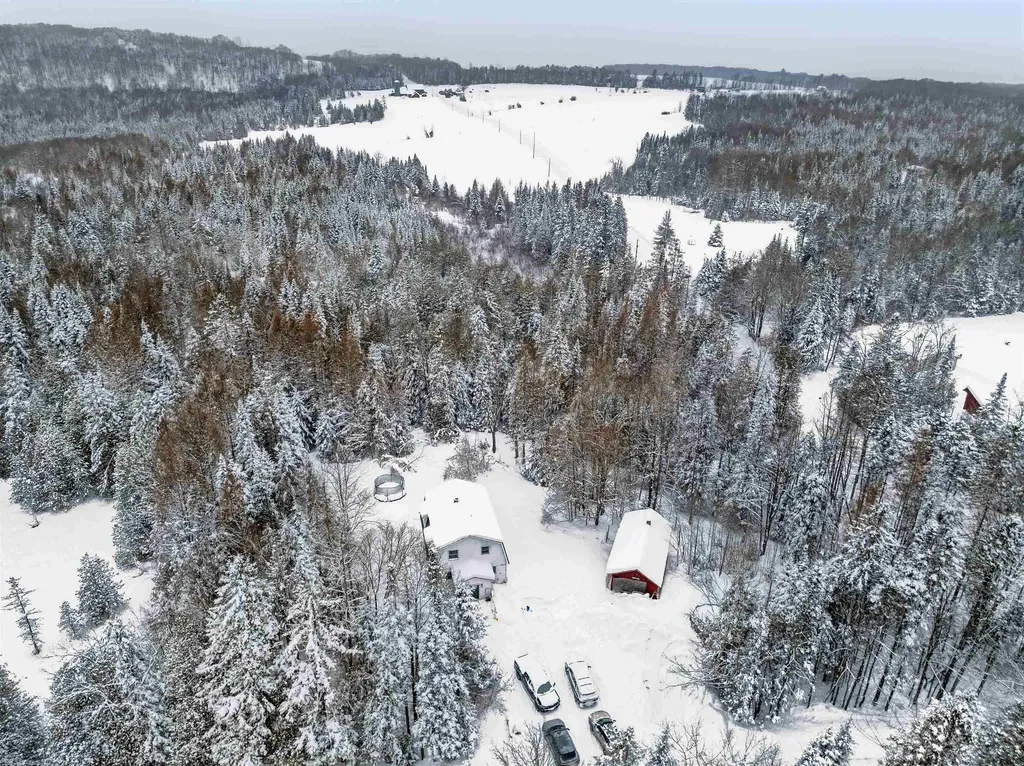 46 Dutton Road Hardwick VT 05843