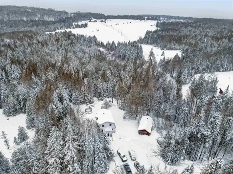 46 Dutton Road Hardwick VT 05843