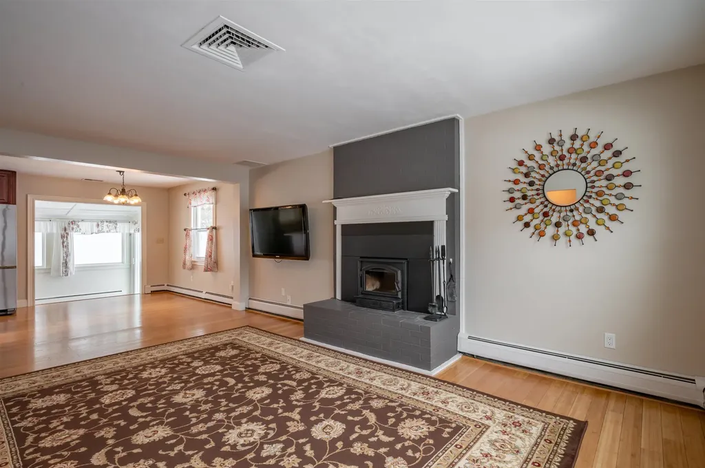 245 Pickering Street Manchester NH 03104