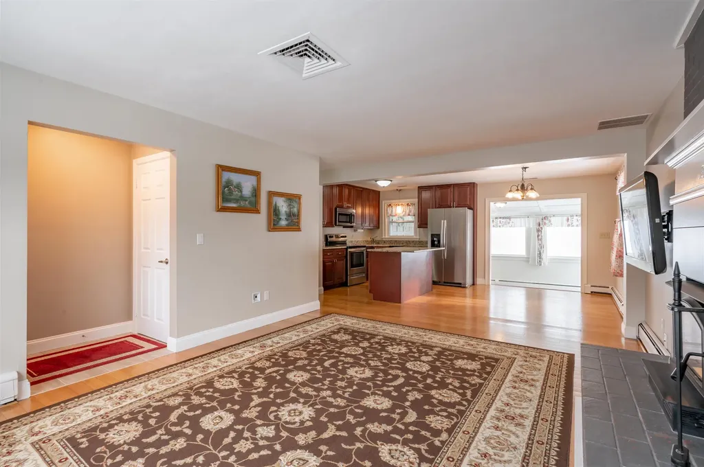 245 Pickering Street Manchester NH 03104