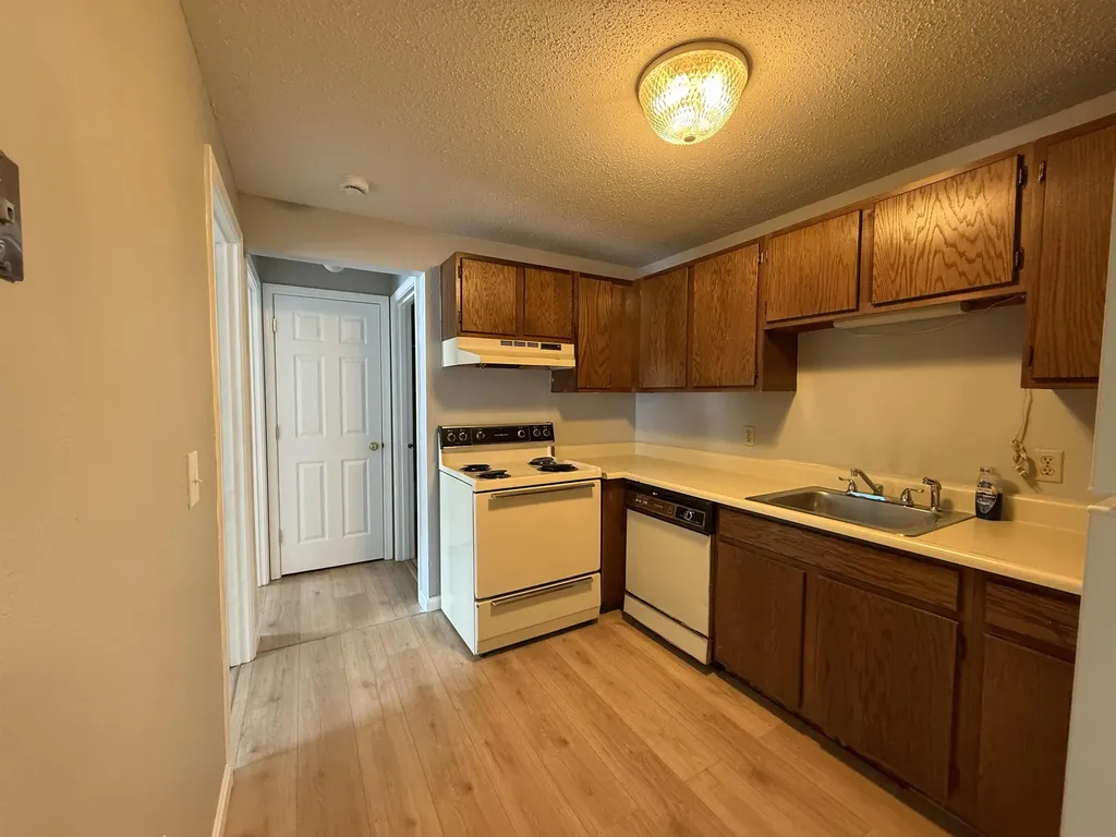 20 Wolf Road Lebanon NH 03766