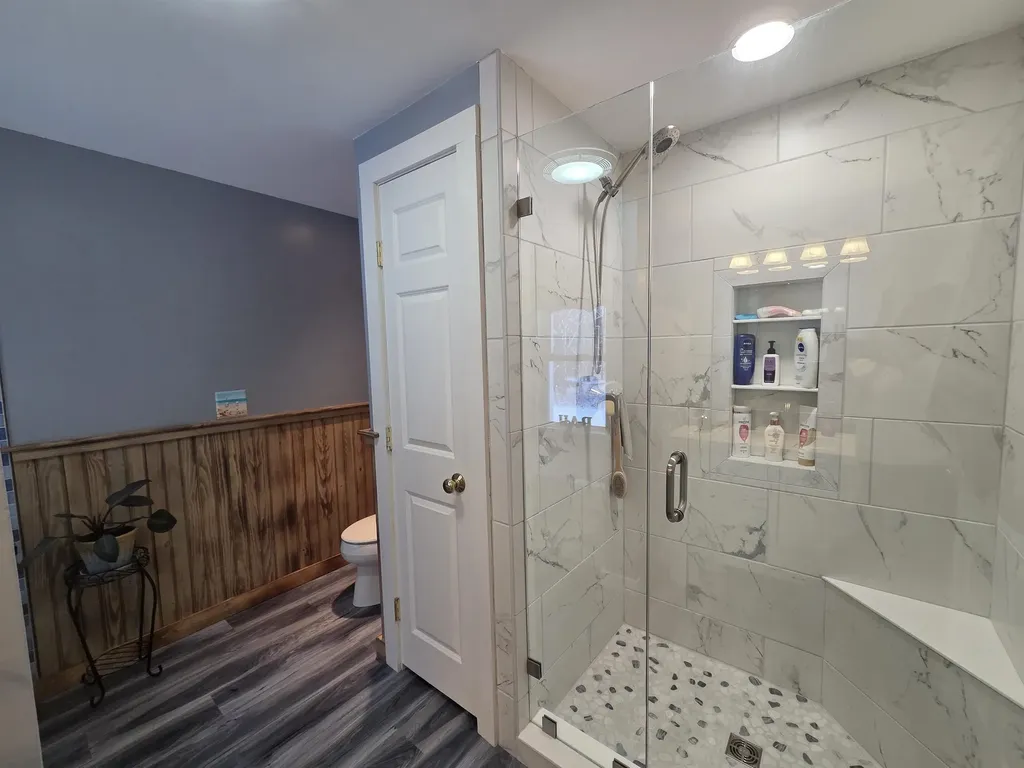 1462 King Hill Road New London NH 03257