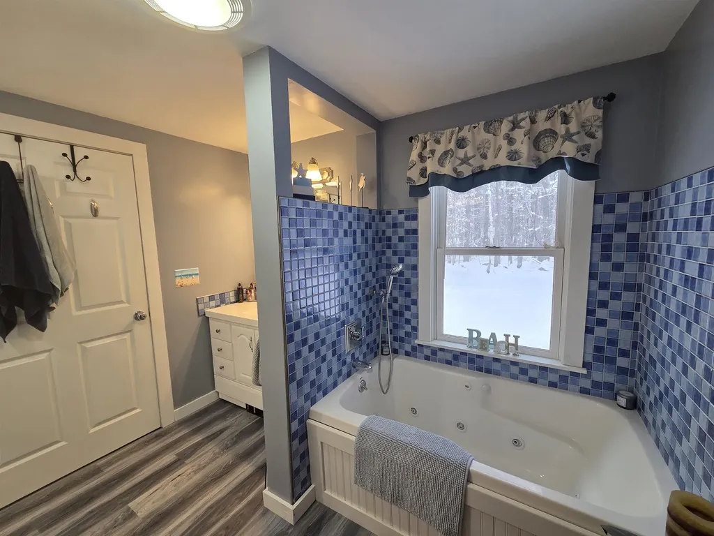 1462 King Hill Road New London NH 03257