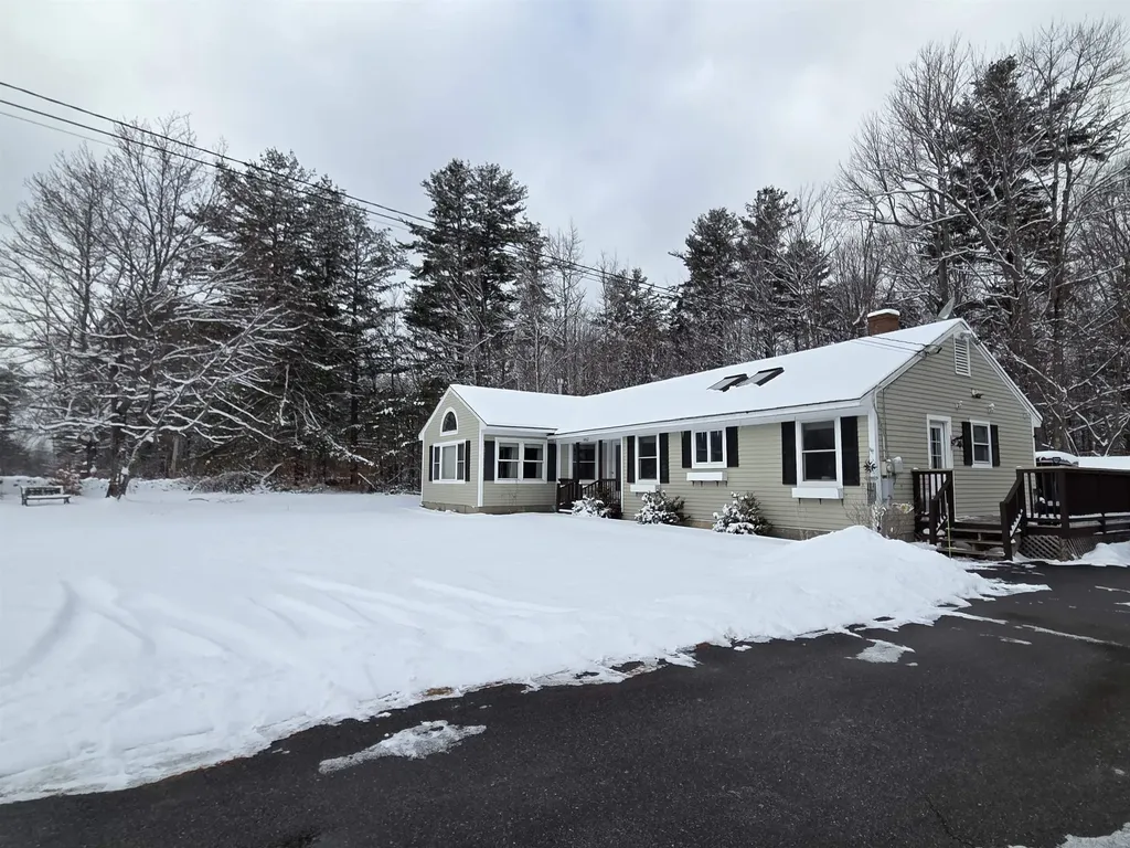 1462 King Hill Road New London NH 03257