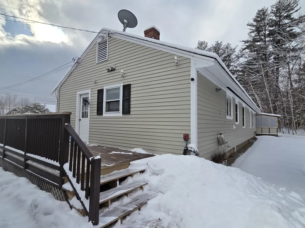 1462 King Hill Road New London NH 03257