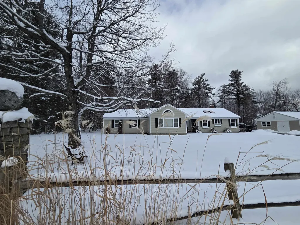 1462 King Hill Road New London NH 03257