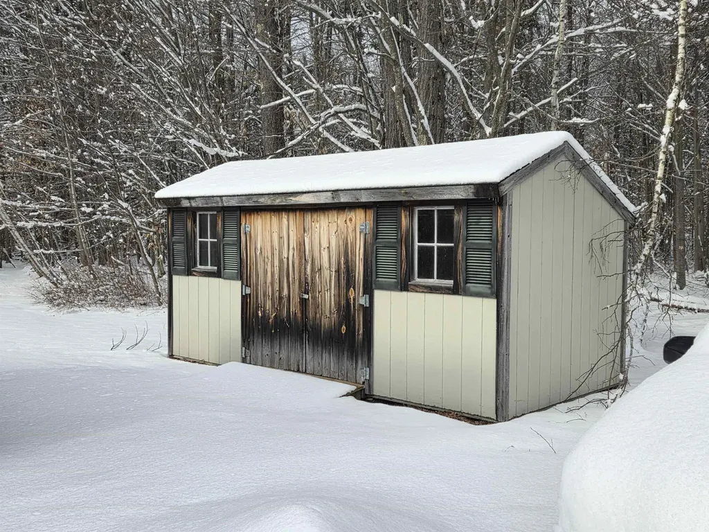 1462 King Hill Road New London NH 03257