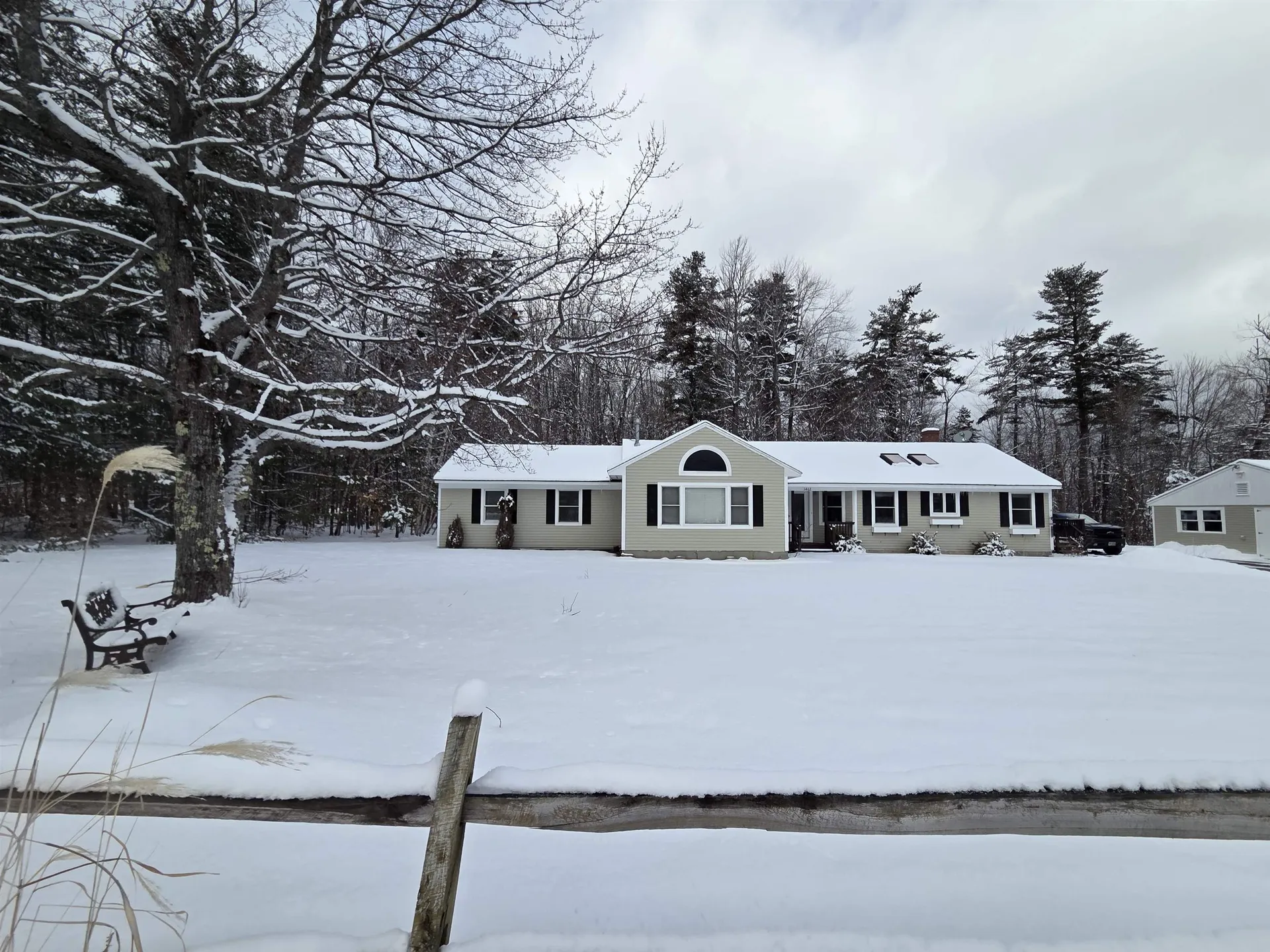 1462 King Hill Road New London NH 03257