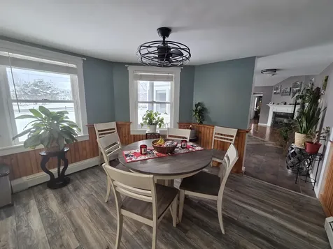 1462 King Hill Road New London NH 03257