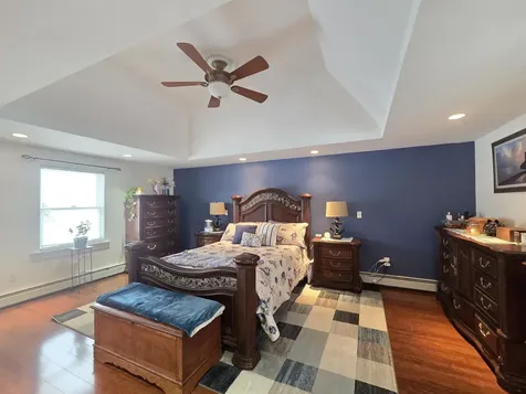 1462 King Hill Road New London NH 03257