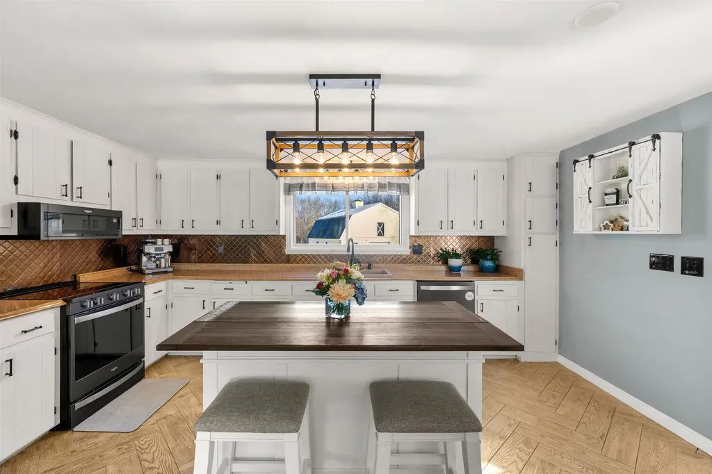 11 Liberty Street Salem NH 03079