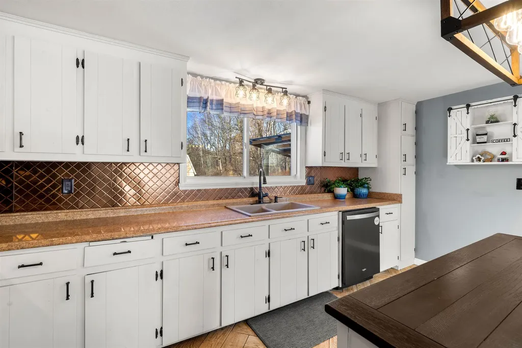 11 Liberty Street Salem NH 03079