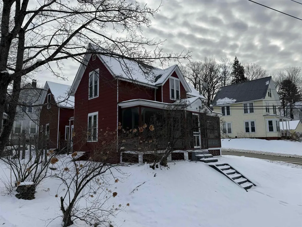 18 Highland Avenue Franklin NH 03235