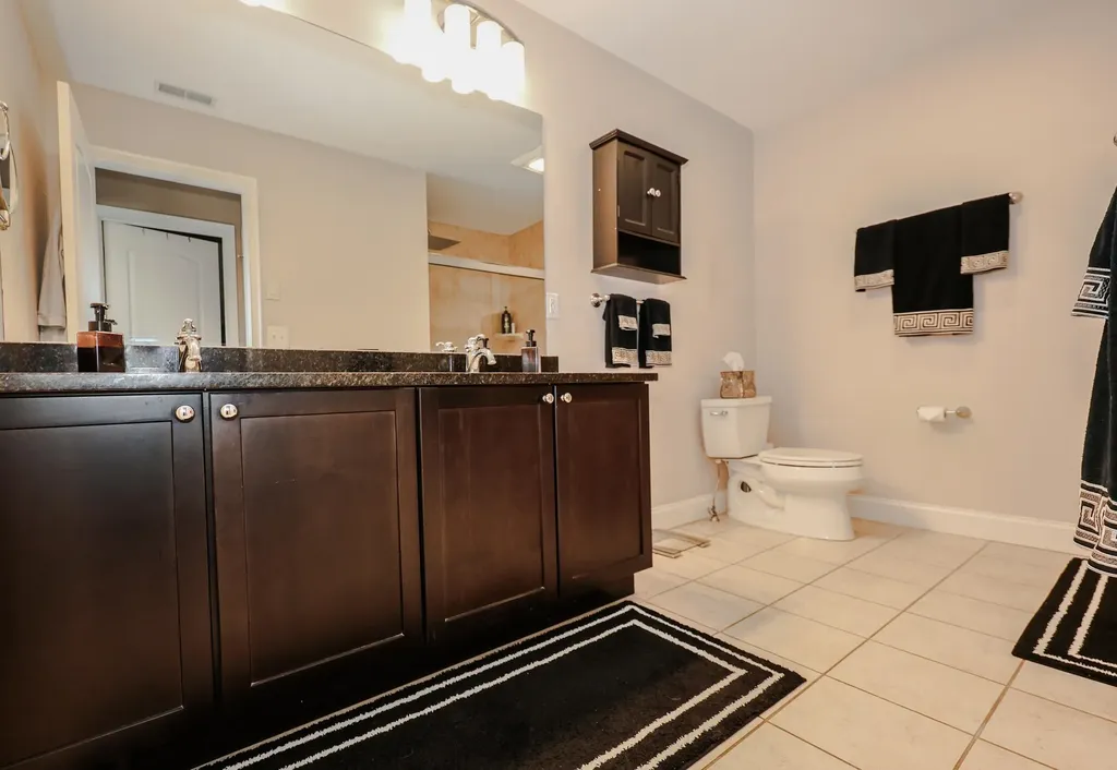 78 Woodview Way Manchester NH 03102