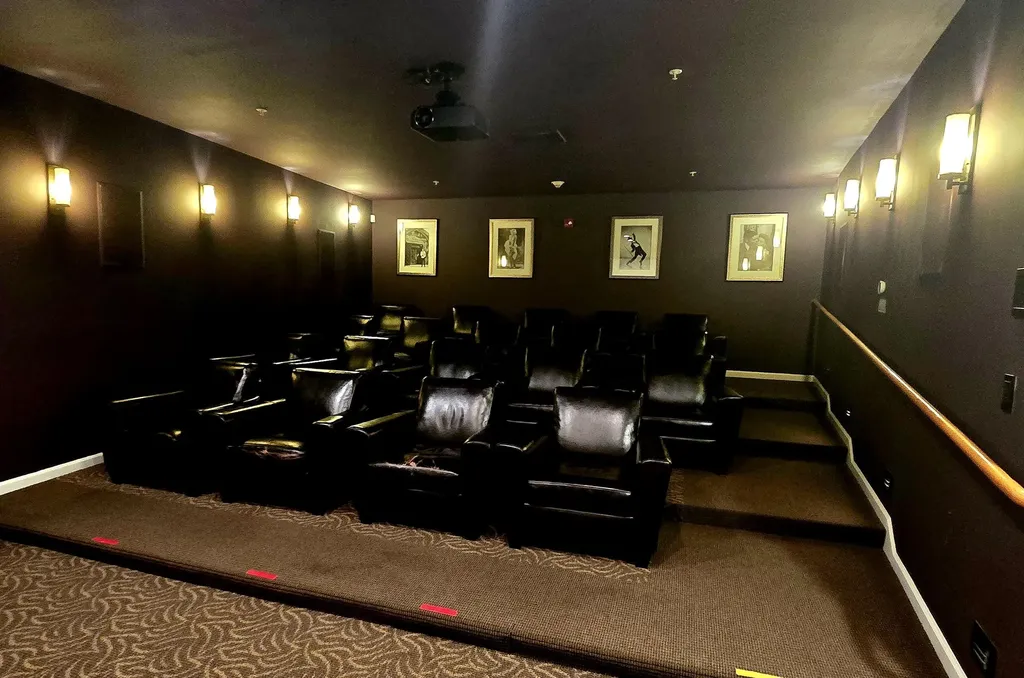 78 Woodview Way Manchester NH 03102