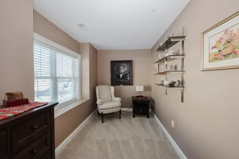 78 Woodview Way Manchester NH 03102