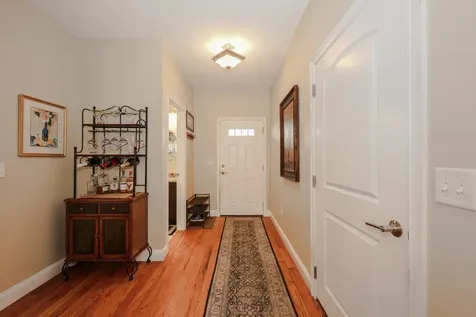 78 Woodview Way Manchester NH 03102