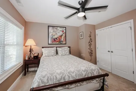 78 Woodview Way Manchester NH 03102