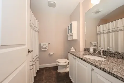 78 Woodview Way Manchester NH 03102