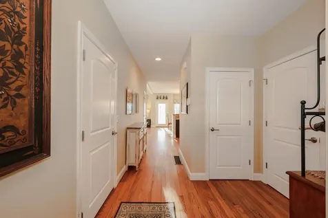 78 Woodview Way Manchester NH 03102