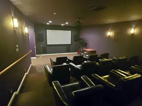 78 Woodview Way Manchester NH 03102