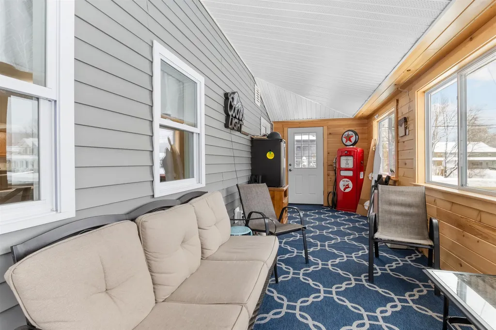 169 Main Street Colebrook NH 03576