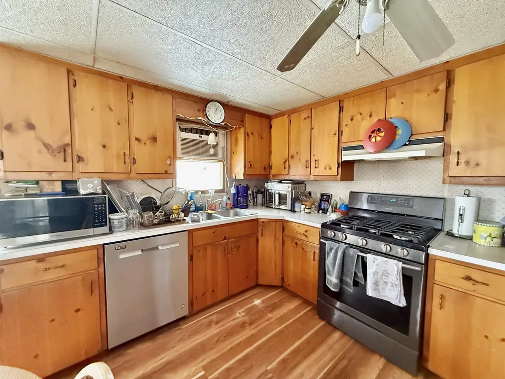 1876 Popple Dungeon Road Chester VT 05143