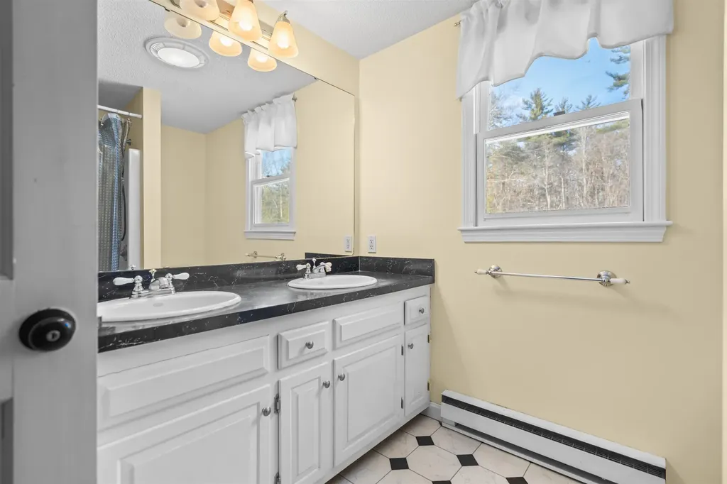 36 Buckridge Drive Amherst NH 03031