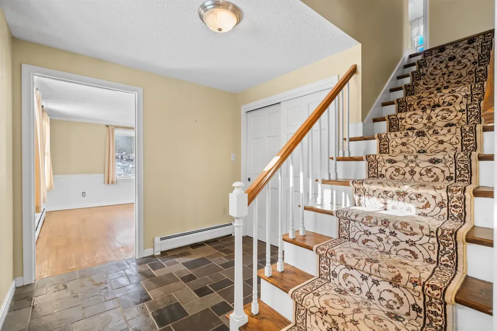 36 Buckridge Drive Amherst NH 03031