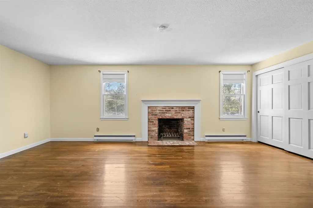 36 Buckridge Drive Amherst NH 03031