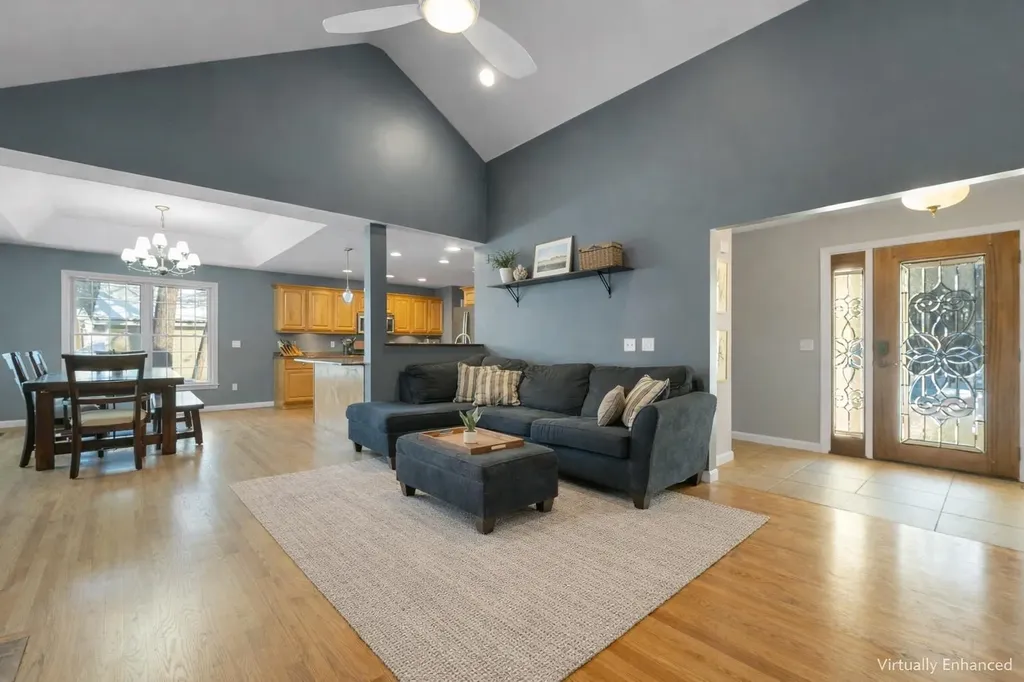 19 Sheffield Street Hudson NH 03051