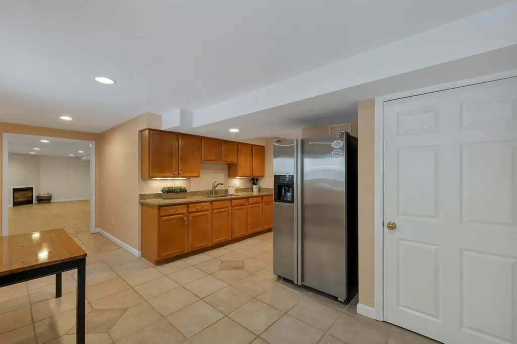 19 Sheffield Street Hudson NH 03051